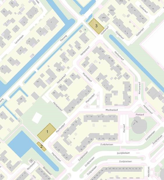 Op de plattegrond staan het Machtelderf, Gijsberterf, Floriserf en Herbarenerf. Op 3 plekken zijn vlakken ingekleurd en genummerd. Dat zijn de plekken die aangewezen zijn als opslagruimte voor de aannemer.